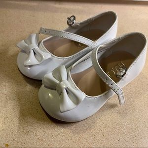 Infant girls size 5 dress shoes only worn 1 time
